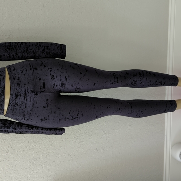 Lululemon Crush Velvet Set - Picture 6 of 13